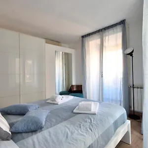 Apartment La Casa Di Carta In Piazza Stesicoro, Catania