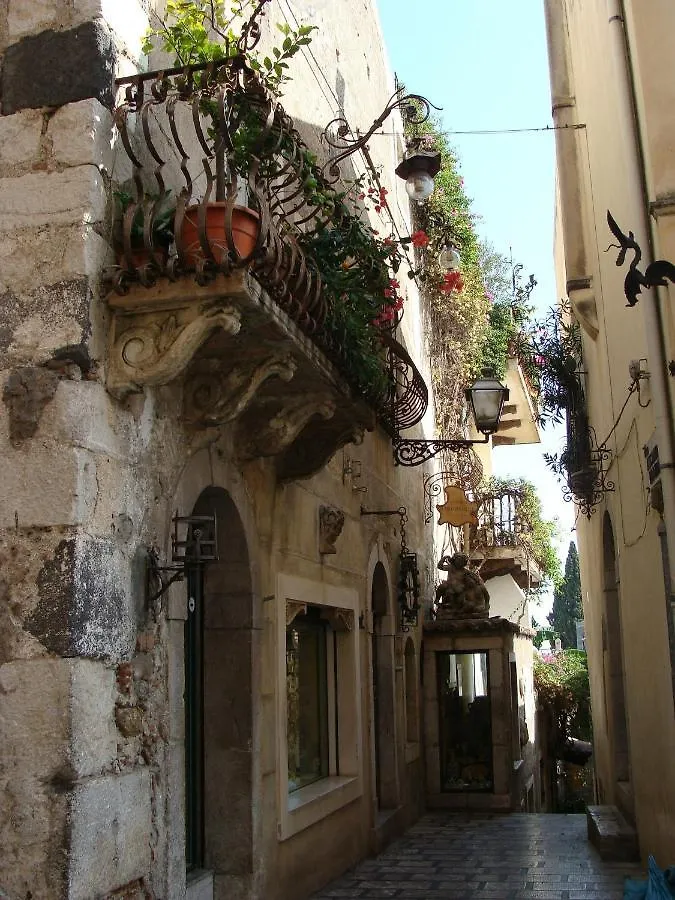 Charming Apartment In Catania Terrace And Parking Italy